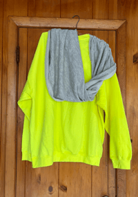 Image 2 of Twist Sweatshirt Neon