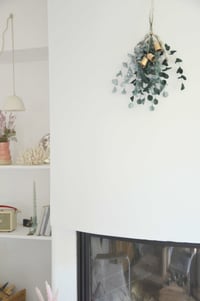 Image 2 of Grande suspension d'eucalyptus en laine feutrée et ses 3 cloches en laiton