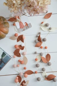 Image 4 of Guirlande d'automne en laine feutrée au choix