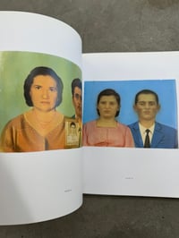 Image 8 of Retratos Pintados - Ed. Martin Parr and Titus Riedl