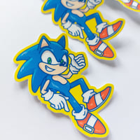 Image 2 of Sonic sticker & keychain