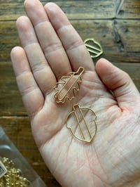 Image 3 of Oak Leaf & Acorn Paper Clip Set