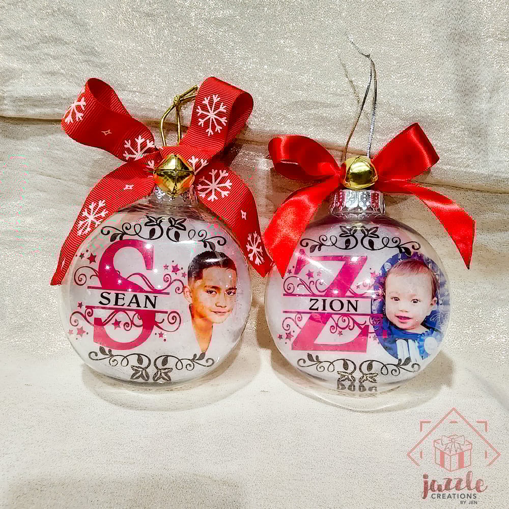 Image of Monogram Initial with Photo Baubles