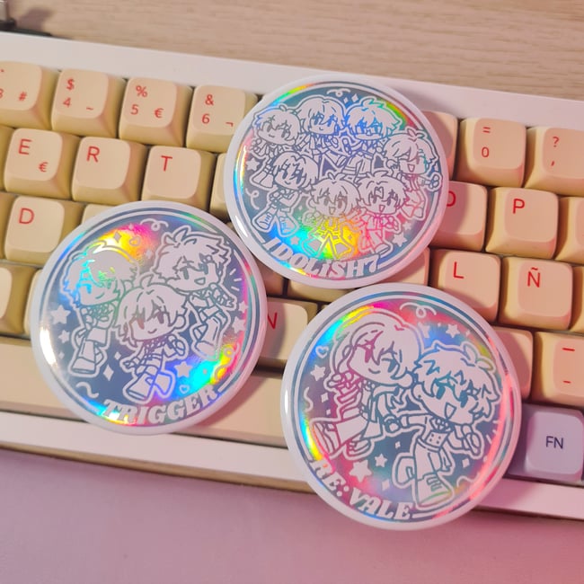 IDOLiSH7 iridiscent badges