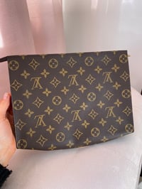 Image 8 of Louis Vuitton Monogram Toiletry Pouch 26