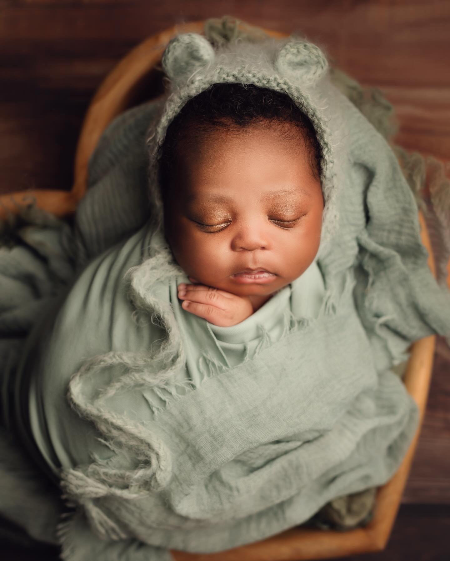 Image of NEWBORN Editing Video