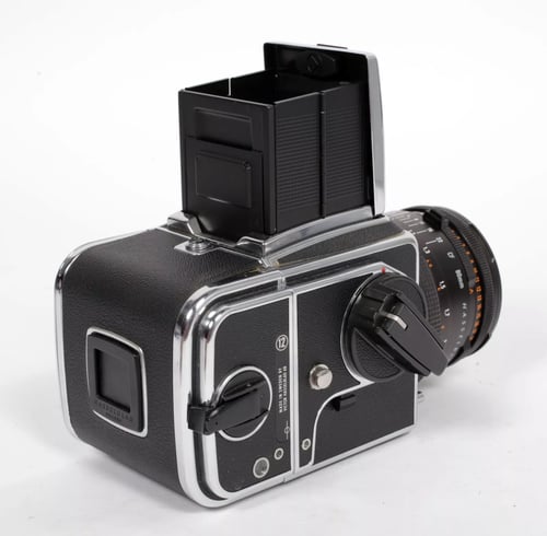 Image of Hasselblad 500C/M camera w/ Planar T* 80mm F2.8 CF lens + A12 Back + WLF #4218