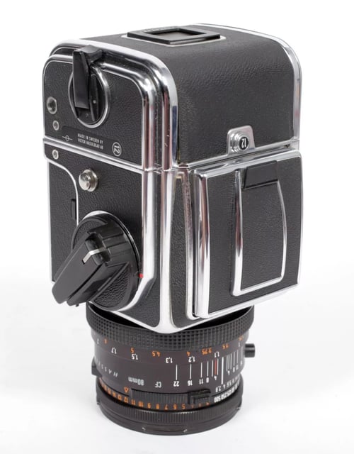 Image of Hasselblad 500C/M camera w/ Planar T* 80mm F2.8 CF lens + A12 Back + WLF #4218