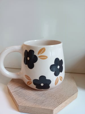 Image of Tasse fleur noire