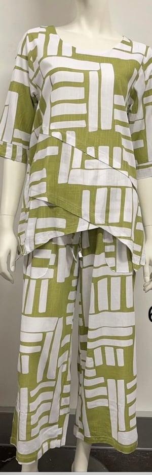 Image of Asymmetrical Linen/Cotton Top - Lime Stripe