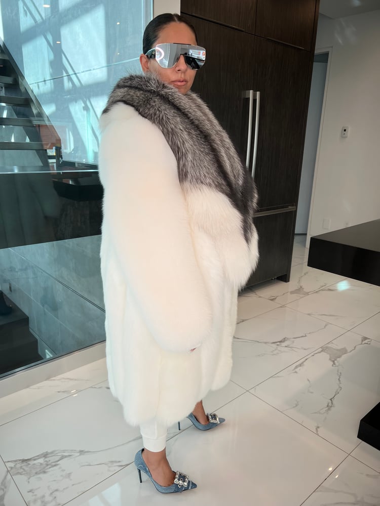 Image of Foxxy 2in1 Fox Fur Coat