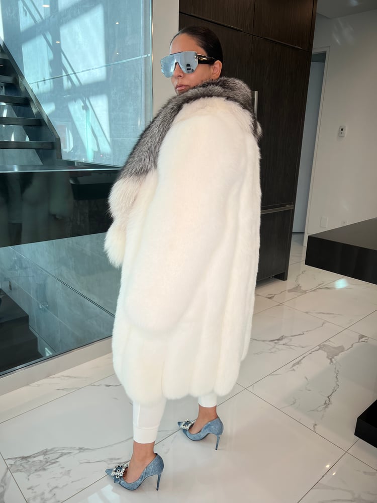 Image of Foxxy 2in1 Fox Fur Coat