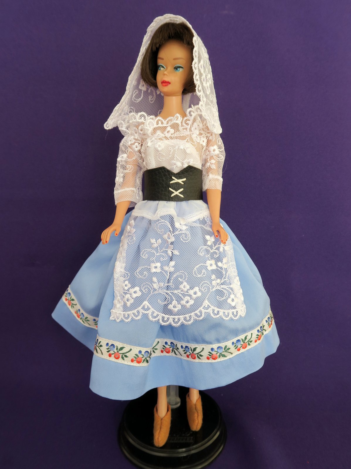 □□ ビンテージ Barbie 淡いブルーのドレス “Halina's Doll Fashions