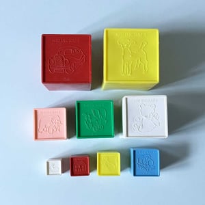 Image of Cubes gigognes Kiddicraft années 60 avec boîte