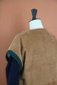 Image 4 of Gilet art déco Camel