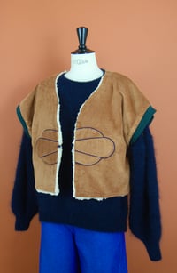 Image 1 of Gilet art déco Camel