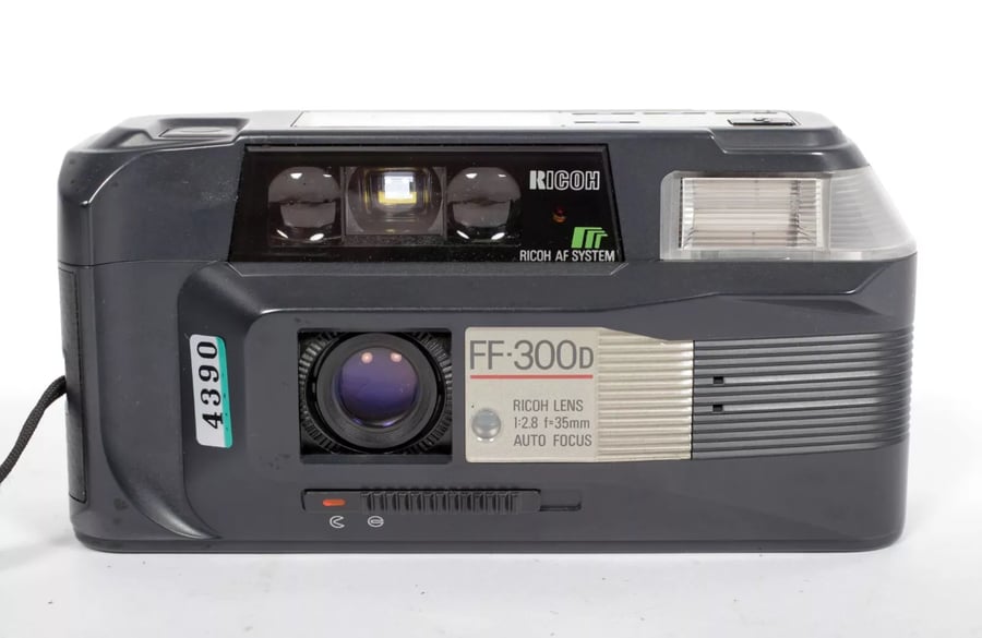 Image of Ricoh FF-300D 35mm compact camera with 35mm F2.8 lens #4390