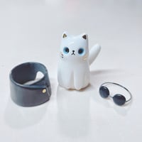 Image 4 of B graded white cat with gojo outfit figurine 1