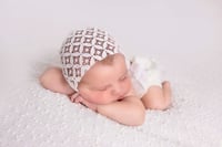 Image 2 of NEWBORN SESSION - BLACK FRIDAY OFFER