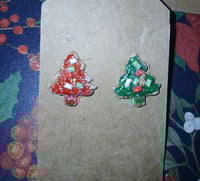 Red and green cookie tree earrings 