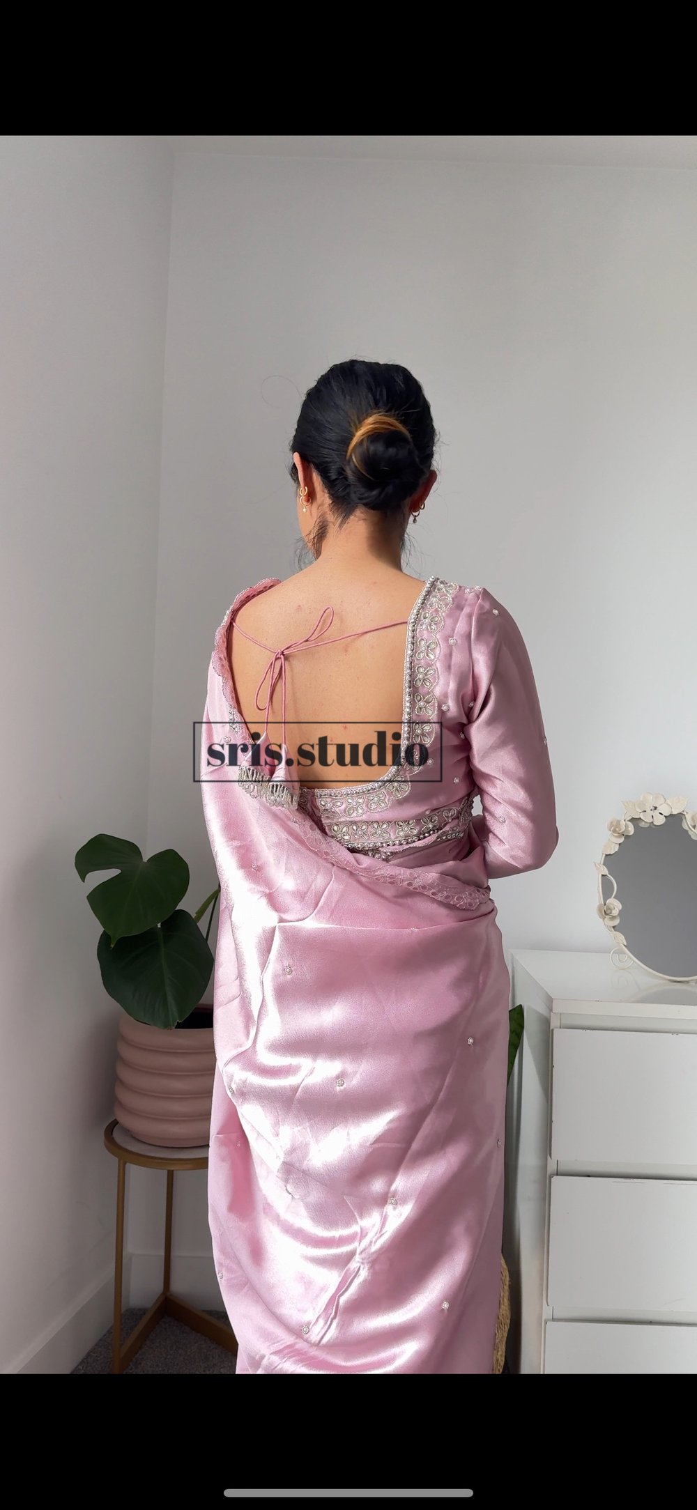 Image of Silver pink saari 