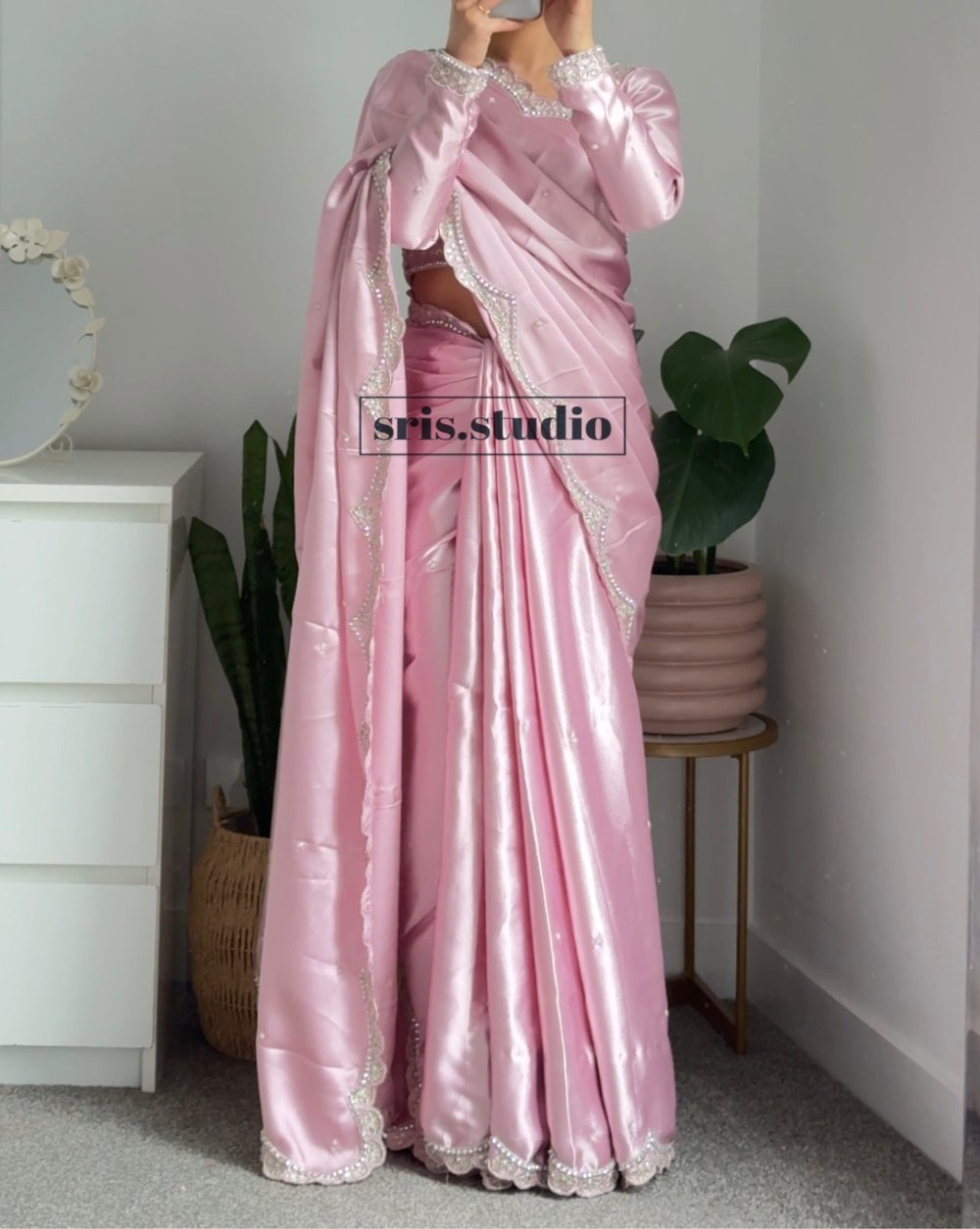 Image of Silver pink saari 