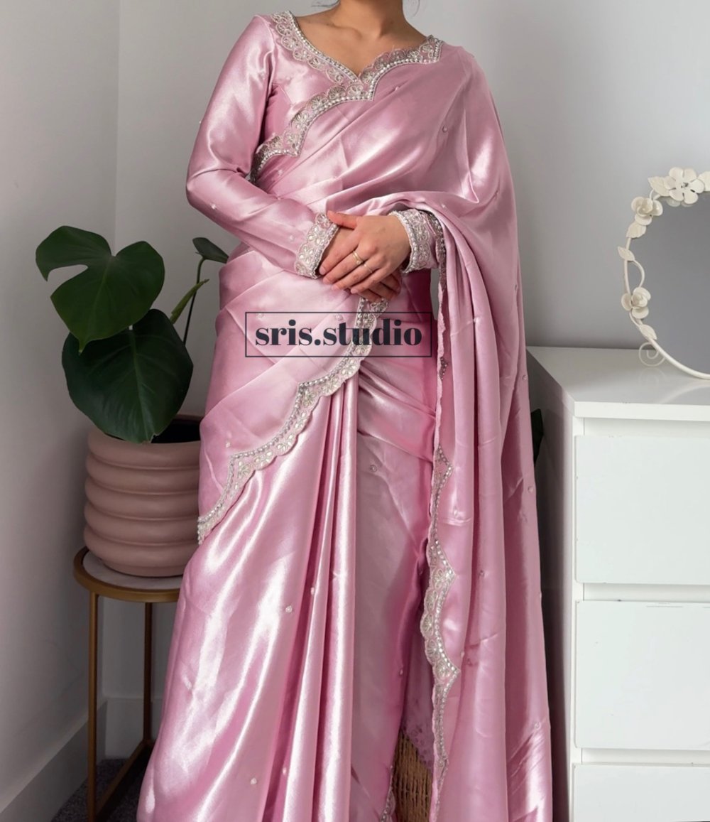 Image of Silver pink saari