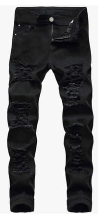 Men stretched ripped jeans 