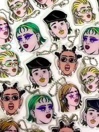 Image 3 of Face Keyring (Beret Girl)