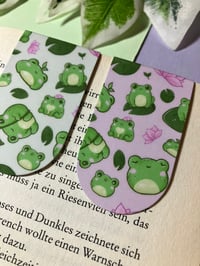 Image 2 of Set of cute frogs magnetic bookmarks 