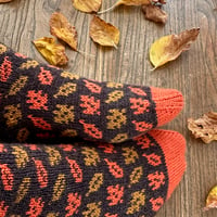 Image 5 of patron chaussettes Falling Leaves