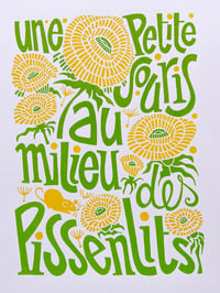 Image 1 of Une petite souris au milieu des pissenlits