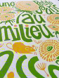 Image 3 of Une petite souris au milieu des pissenlits