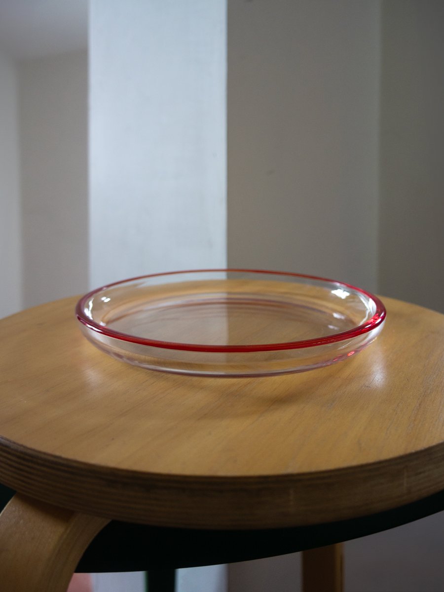 Image of red rim plate