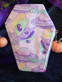 Image 1 of Alien Cat Coffin Pouch