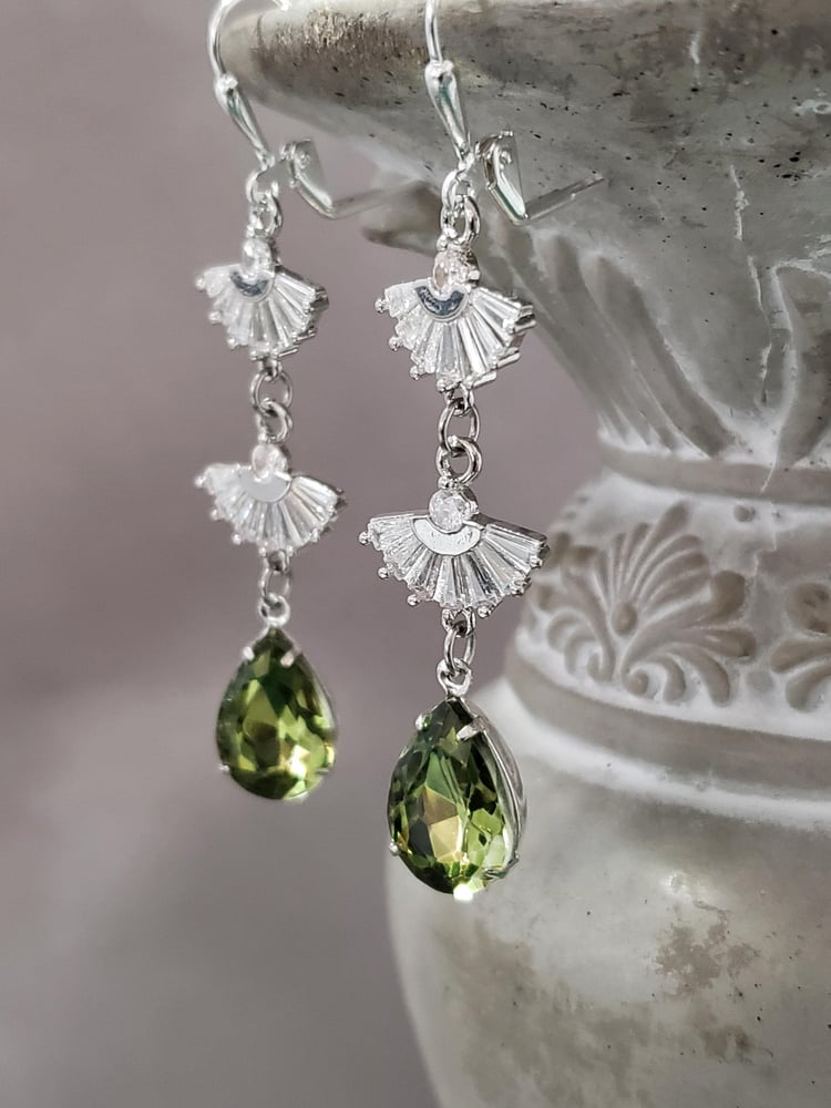 Image of Peridot Green Deco Rhinestone Earrings - 1920s Art Deco Jewelry - Great Gatsby Wedding - 1920s Fl...