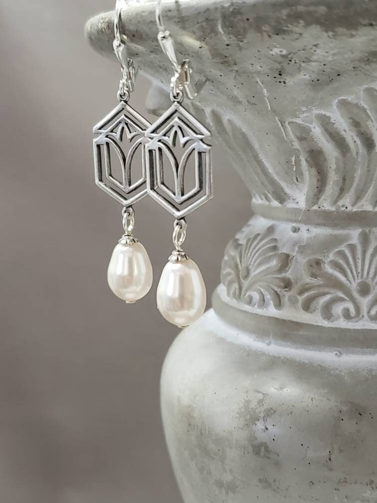 Image of Art Deco Silver Pearl Earrings - 1920s Art Deco Jewelry - Great Gatsby Wedding - 1920s Bride - Vi...