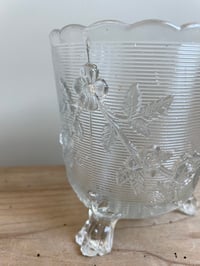 Image of Petit pot en verre pied lion 