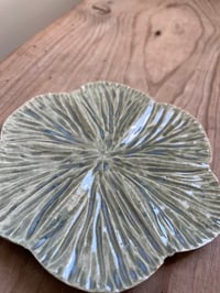 Image of Petite assiette «fleur » vert 4