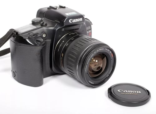 Image of Canon EOS ELAN 7E 35mm SLR Film Camera with 28-90mm II USM zoom lens #4389