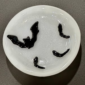 Image of small round bat dish-4.5"