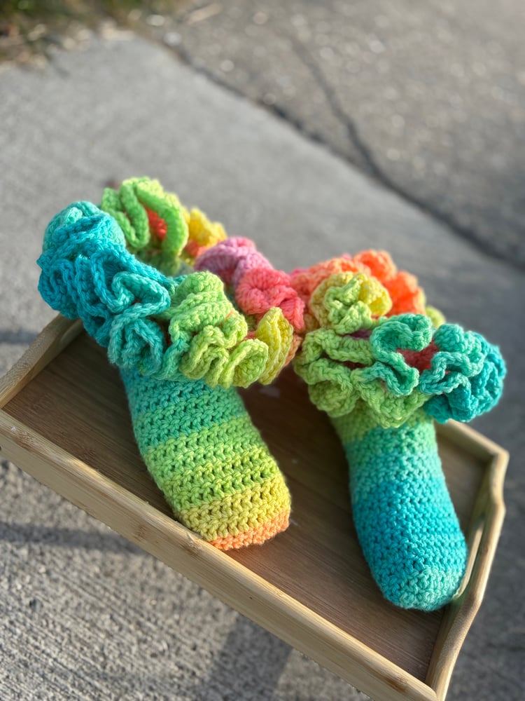Image of XXL Ruffle Socks
