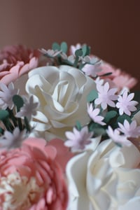 Image 4 of Bouquet Bridgerton