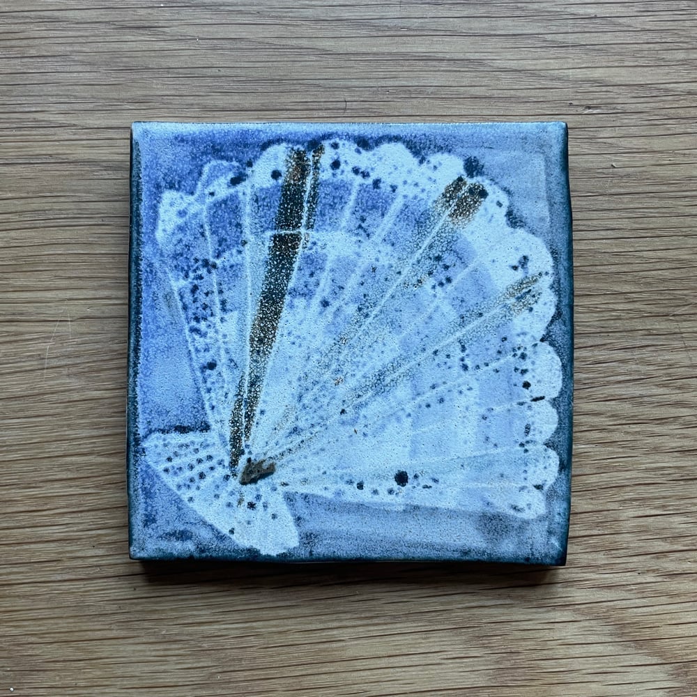 Scallop medium tile 2