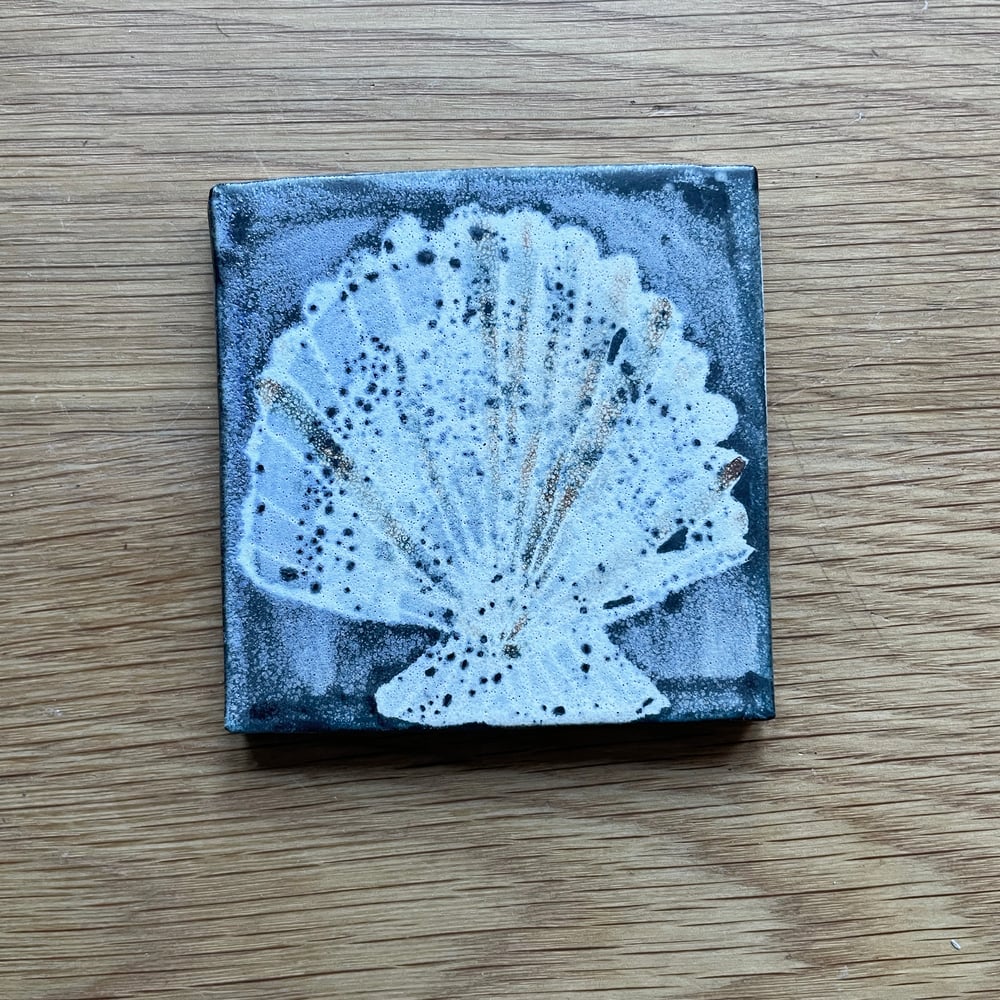 Scallop tile small 2