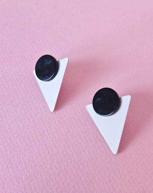 Image of Pendientes TRIANGELU - Gris topo