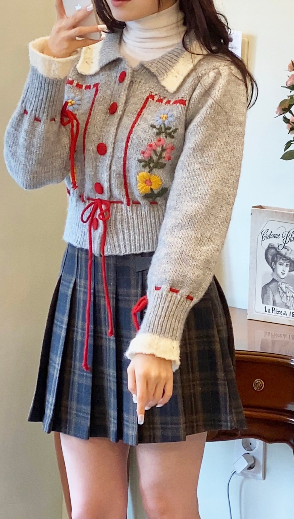 Image of ‘Secret garden’ cardigan 