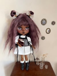Image 3 of Lila