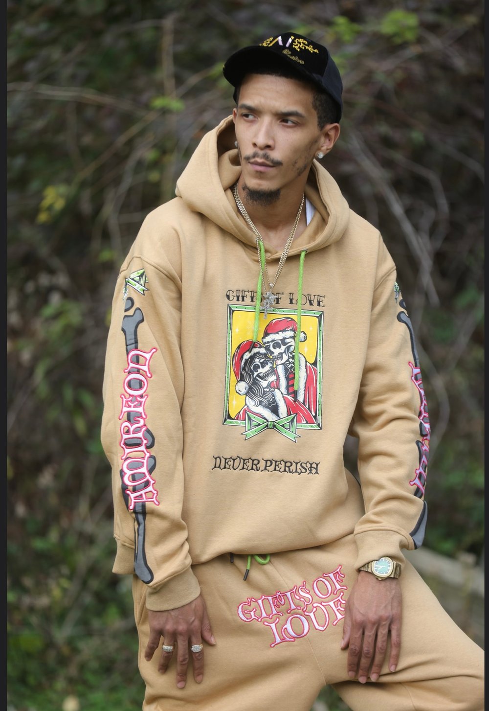 Image of "Gifts Of Love" jogger set.