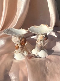 Image 1 of 1 pc Mermaid-core seashell stand for candles or jewelry